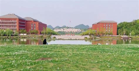 贵州大学召开第四次学生代表大会