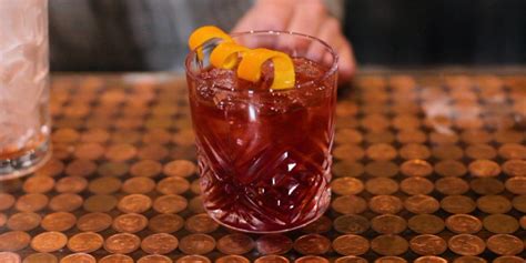 How To Make A Highland Count Cocktail - Drinks