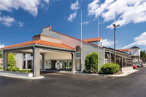 QUALITY INN AT FORT LEE (Hopewell) - Hotel Reviews, Photos, Rate ...