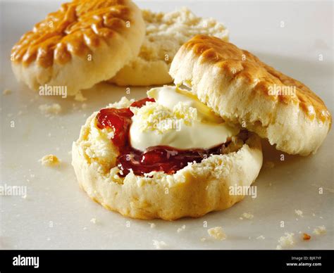 Traditional english scones hi-res stock photography and images - Alamy