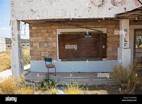 Building Closed Sign 的图像结果