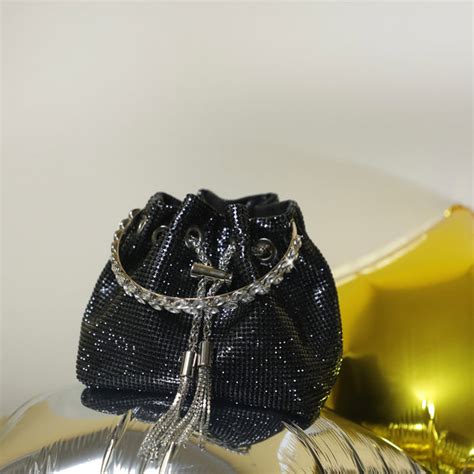 Be Chic - Exclusive Designer Clutches