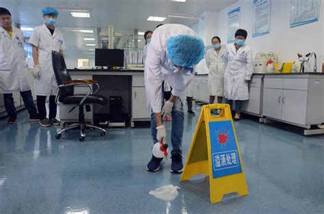 济宁市第二人民医院检验科举行标本溢洒清除等演练 - 健康 - 济宁新闻网