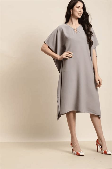 Solid Light Gray Loose Fit V Neck Elbow Length Moss Crepe Kaftan