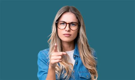 Retail Associate Definition 的图像结果