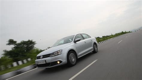 Volkswagen-Jetta-2011-2-0-Trendline-M-Exterior Car Photos - Overdrive