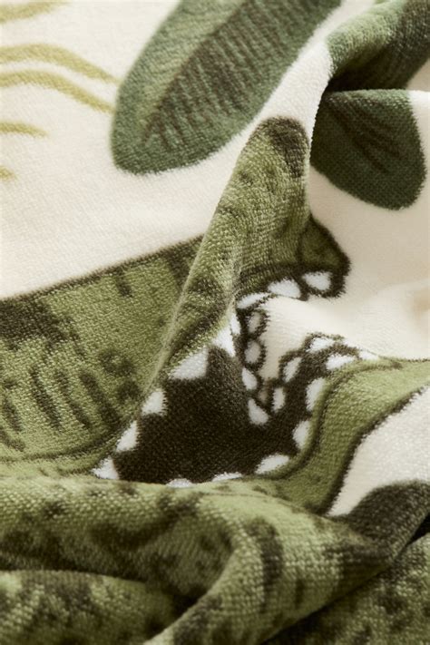 Patterned bath towel - Cream/Dinosaur - Home All | H&M IN