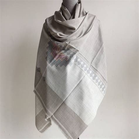Hand Woven Pure Merino Wool Kullu Shawl – Bhuttico Shawls