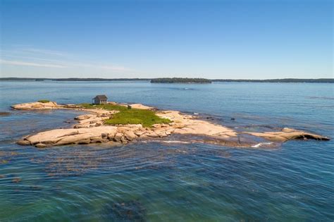 Duck Ledges Island, small private island in Maine, on the market for ...