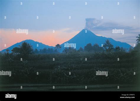 Merapi Java Volcano 的图像结果