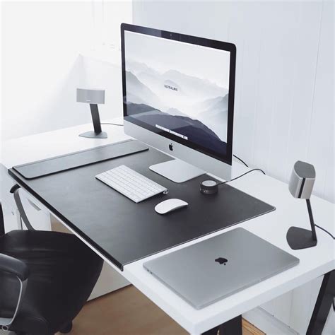 Modern Computer Table 的图像结果