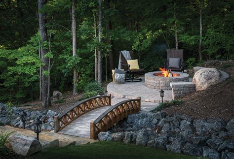 7 Jaw-Dropping Custom Fire Pit Patios Made with Pavers