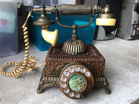 Antique Phone 的图像结果