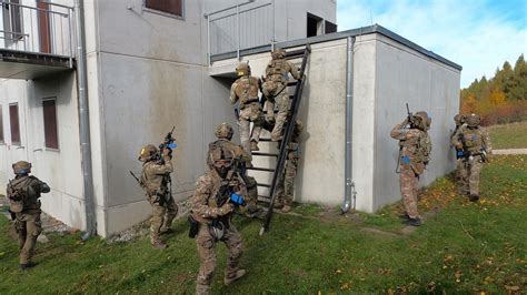 Close Quarters Battle (CQB) Course – International Special Training Center