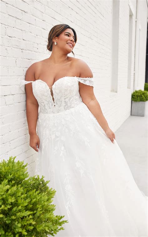 Timeless Romance Plus Size Lace Wedding Dress - Style 7849