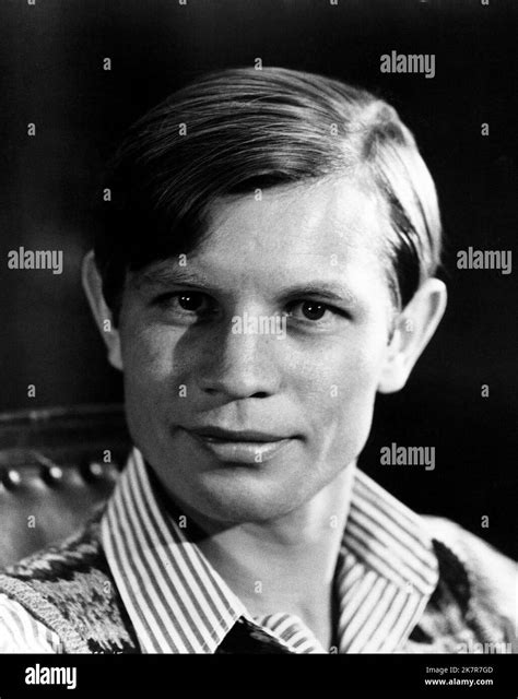 Michael York Film Cabaret (USA 1972) Characters: Brian Roberts Director ...