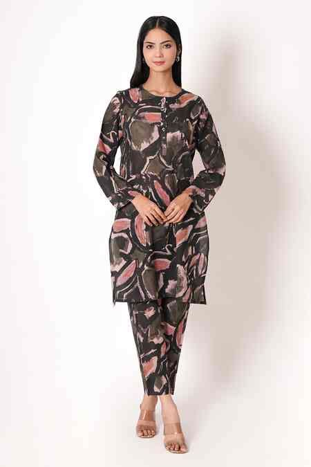 Buy Multi Color Voil Slub Printed Abstract Dark Night Kurta And Pant Co ...
