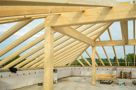 When to Use Single Slope Roof Trusses