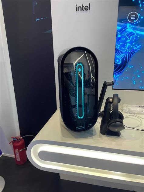 Image result for Alienware Aurora R7 AMD Radeon Vega 20