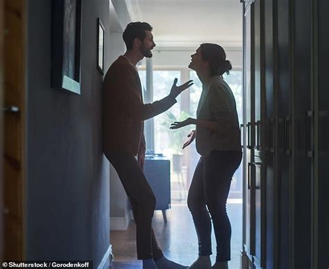 Men willing to say sorry tend to have a more satisfied relationship