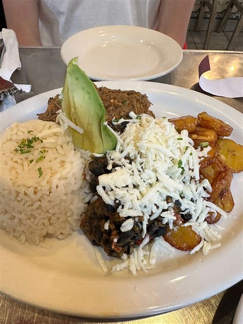 BOLIVAR & LINCOLN VENEZUELAN CAFE, Chicago - Photos & Restaurant ...