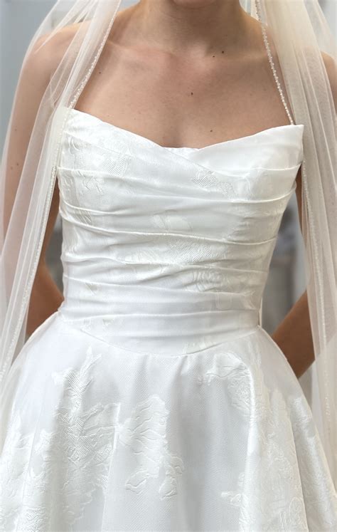 Essense of Australia, D3971 Wedding Dress Save 45% - Stillwhite