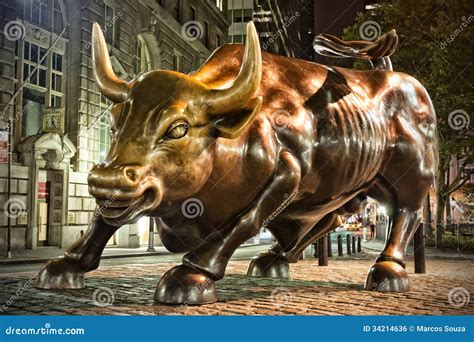 Toro di Wall Street fotografia editoriale. Immagine di banca - 34214636