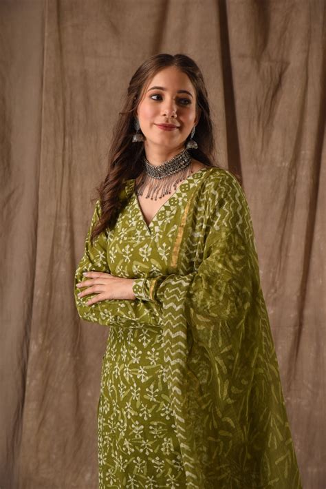 Olive Green Dabu Suit Set – DIMPLE DESIGN STUDIO