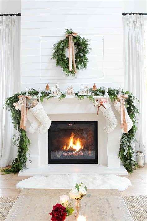 56 Christmas Mantel Decor Ideas for a Festive Home