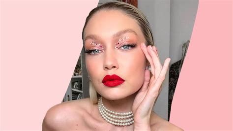 25 New Year's makeup ideas to ring in 2023 in style | Glamour UK