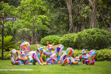 几何松鼠雕塑户外园林景观抽象仿真大型玻璃钢动物落地小品装饰-阿里巴巴