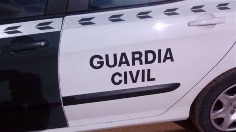 La Guardia Civil detiene a tres personas por un supuesto delito de ...