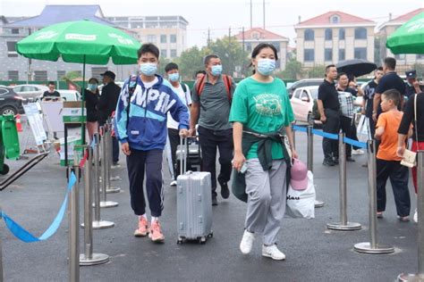 朝气满满！汨罗市一中迎来高一新生入学报到