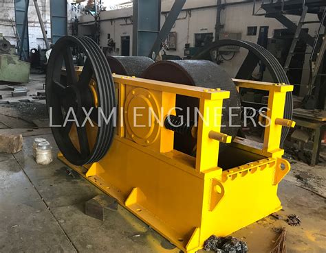 2 Stage V- Belt Pulley Driven Roller Crusher, Capacity: 2 - 30 Tph ...