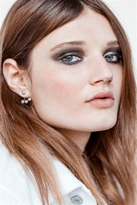 Smokey Eye Tutorial 的图像结果