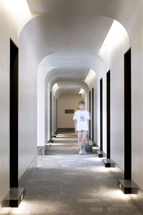 项目| 半亩方塘一鉴开：方塘HOTEL | Lobby design, Hotel corridor, Corridor design