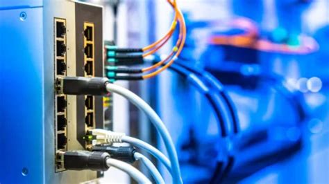 इलेक्ट्रिकल में PLC क्या है? प्रकार और उपयोग के साथ पूरी गाइड - E-Abel