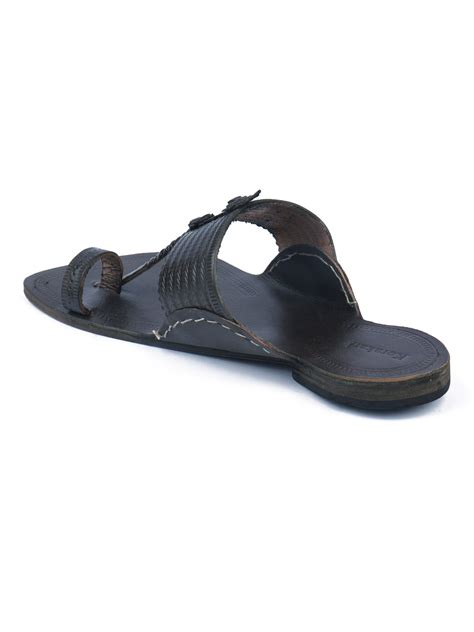 Walker Men's Kolhapuri Chappal: Handcrafted Leather Comfort