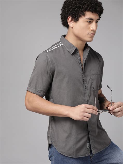 The Roadster Lifestyle Co. Men Spread Collar Casual Shirt - Price History
