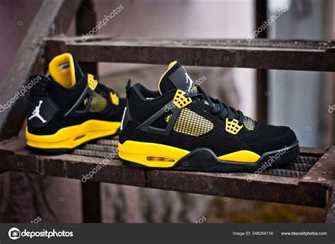 Black Yellow Nike Air Jordan Retro Basketball Shoes Shot Outdoors ...
