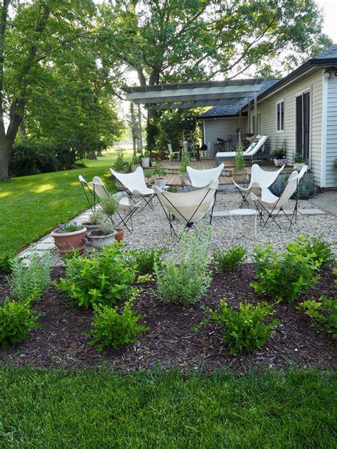 Front Yard Landscaping Ideas With Pea Gravel - Design Talk