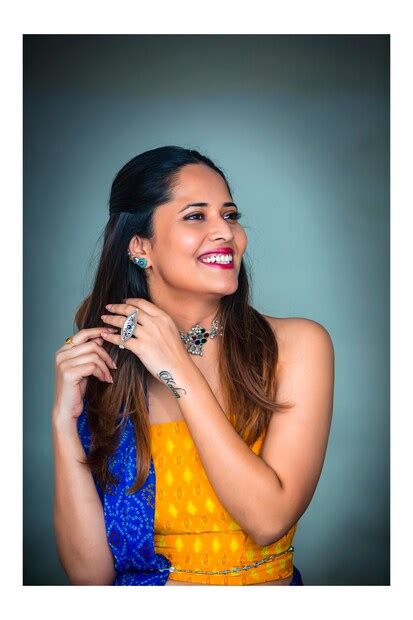 Anasuya Bharadwaj: నవ్వులతో హోయలు ఒలికిస్తోన్న అనసూయ..