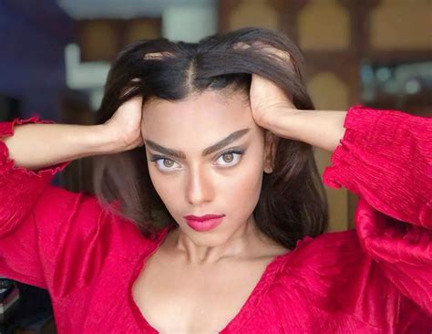 Model Dimple Paul gets engaged to her longtime boyfriend Varun Gujaran ...