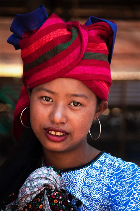 Mynmar Local People 的图像结果