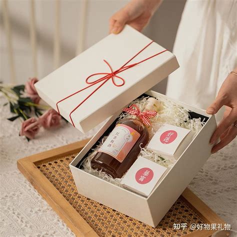 法学生送什么礼物最新素材