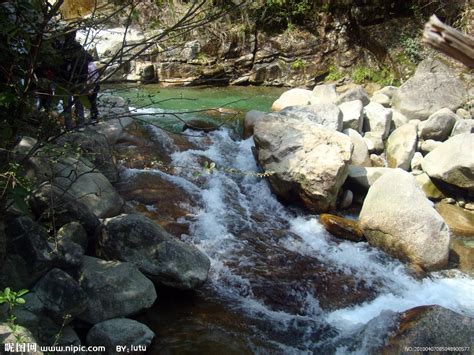 山中流水的小溪高清图片下载-正版图片300378405-摄图网