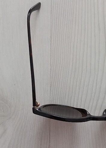 Prada Orjinal Güneş Gözlüğü, Çizikler Mevcut,Resimler Ekli,Çerçe Prada ...