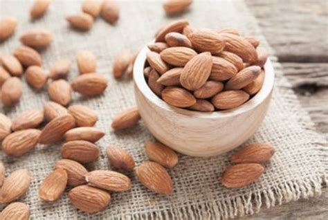 manfaat almond putih bagi kesehatan