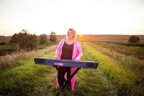 Shekinah King Live at Waunakee Buck and Honey’s , Buck & Honeys ...