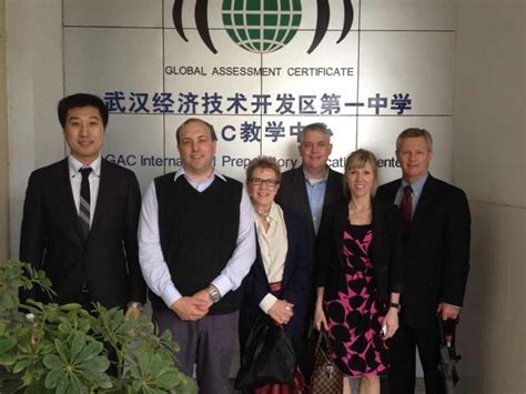 美国大学访问团访问武汉经济技术开发区第一中学--武汉经开区一中